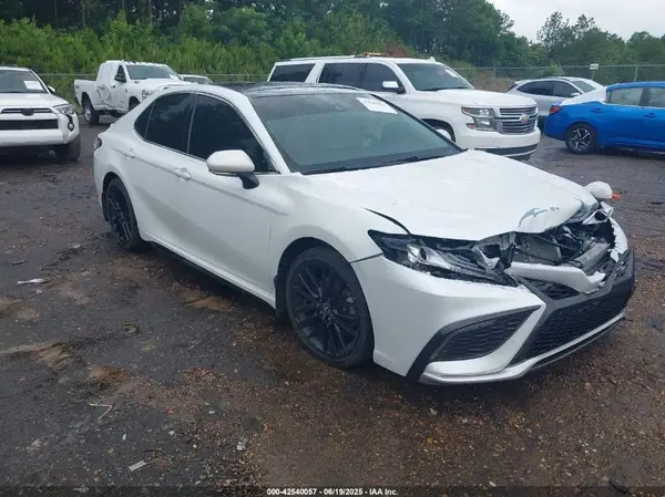 4T1K61AK7NU017550 2022 TOYOTA CAMRY - Image 1