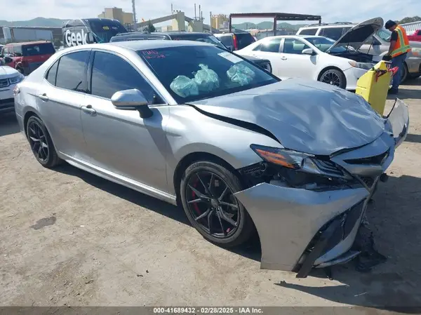 4T1K61AK7NU018472 2022 TOYOTA CAMRY - Image 1