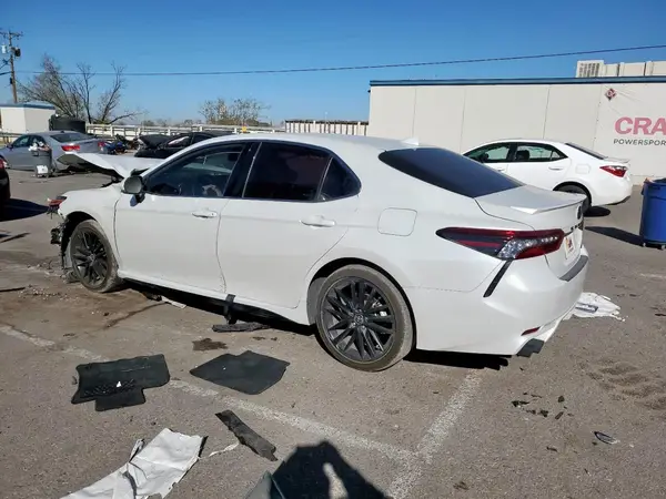 4T1K61AK7NU031321 2022 TOYOTA CAMRY - Image 2