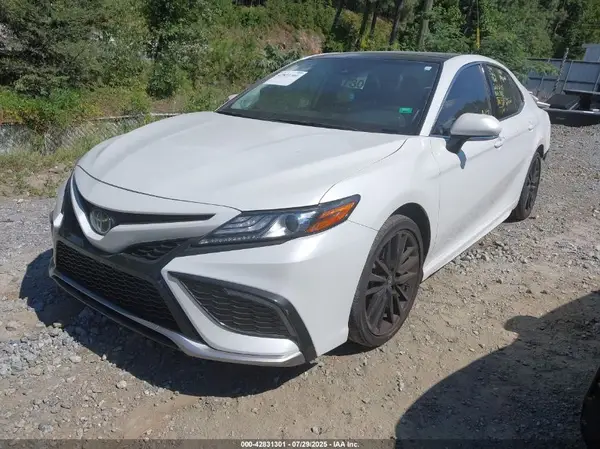 4T1K61AK7NU032470 2022 TOYOTA CAMRY - Image 2