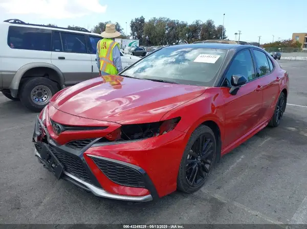 4T1K61AK7NU035255 2022 TOYOTA CAMRY - Image 2