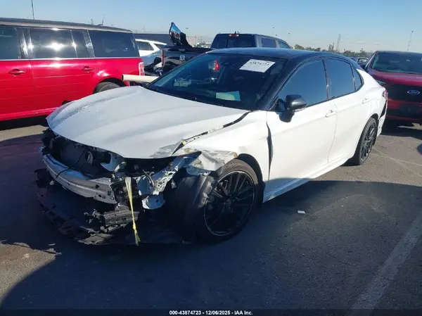 4T1K61AK7NU035627 2022 TOYOTA CAMRY - Image 2