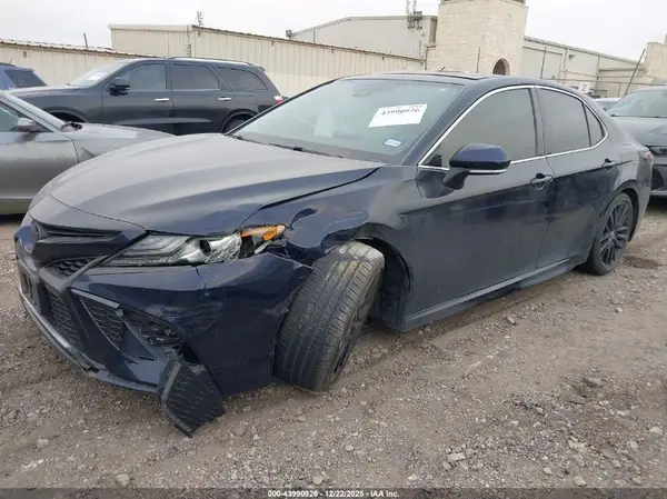 4T1K61AK7NU036048 2022 TOYOTA CAMRY - Image 2