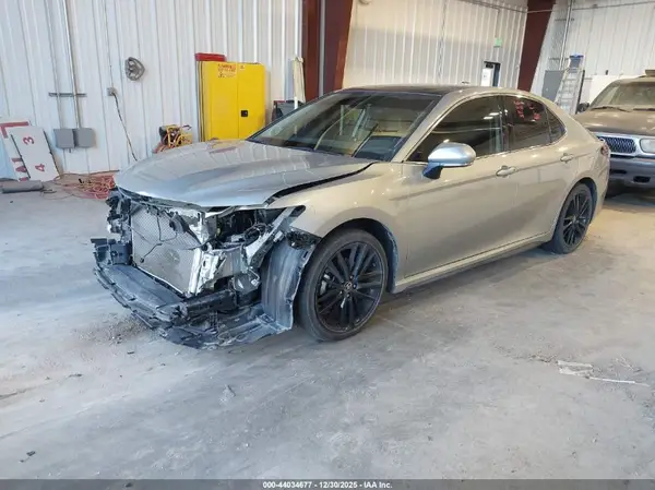 4T1K61AK7NU059054 2022 TOYOTA CAMRY - Image 2