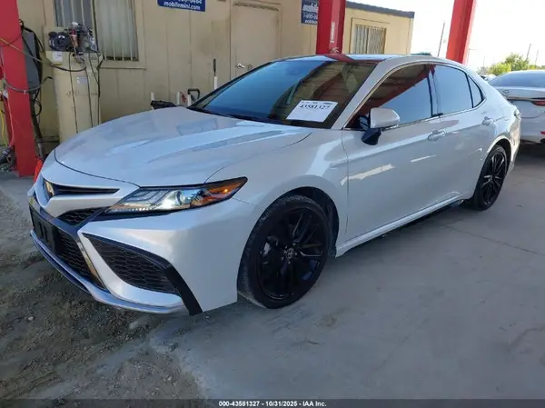4T1K61AK7NU066909 2022 TOYOTA CAMRY - Image 2