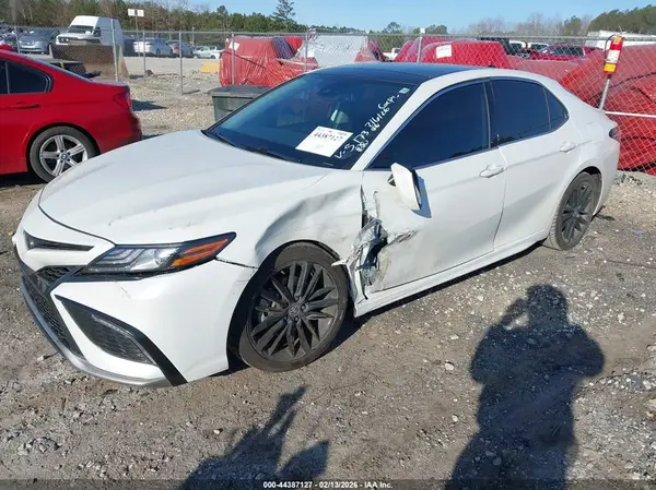 4T1K61AK7NU075173 2022 TOYOTA CAMRY - Image 2