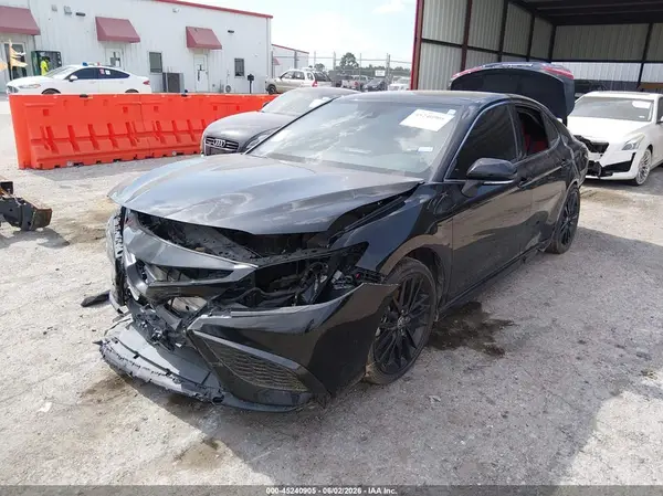 4T1K61AK7NU701465 2022 TOYOTA CAMRY - Image 2