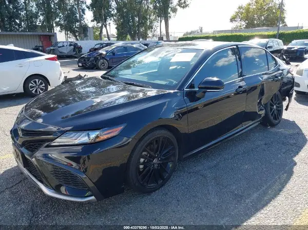 4T1K61AK7NU704799 2022 TOYOTA CAMRY - Image 2