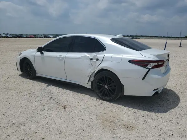 4T1K61AK7NU710392 2022 TOYOTA CAMRY - Image 2