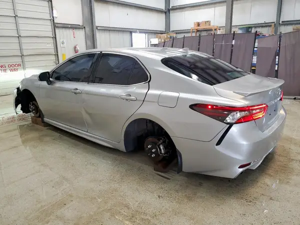 4T1K61AK7NU713907 2022 TOYOTA CAMRY - Image 2