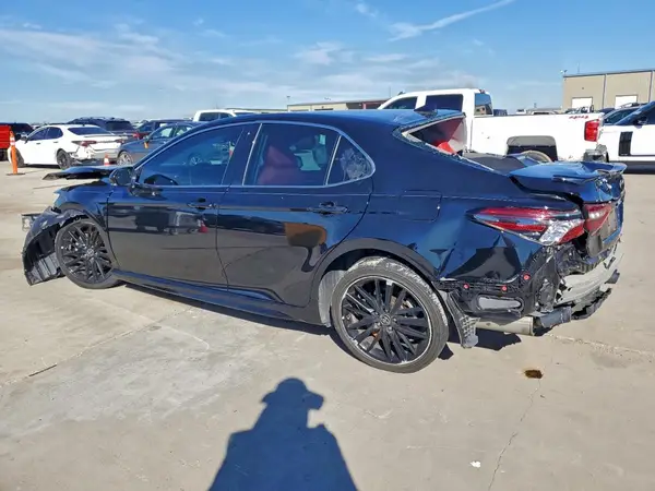 4T1K61AK7NU718184 2022 TOYOTA CAMRY - Image 2
