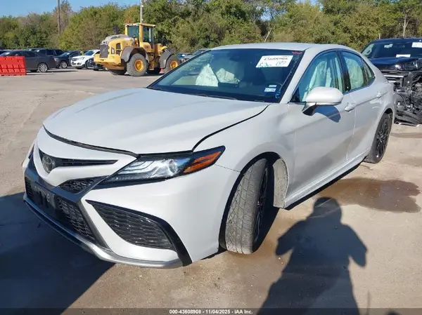 4T1K61AK7RU231637 2024 TOYOTA CAMRY - Image 2