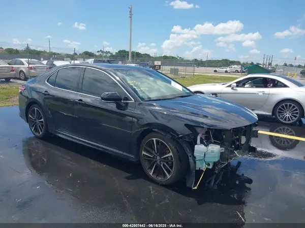 4T1K61AK8LU378976 2020 TOYOTA CAMRY - Image 1