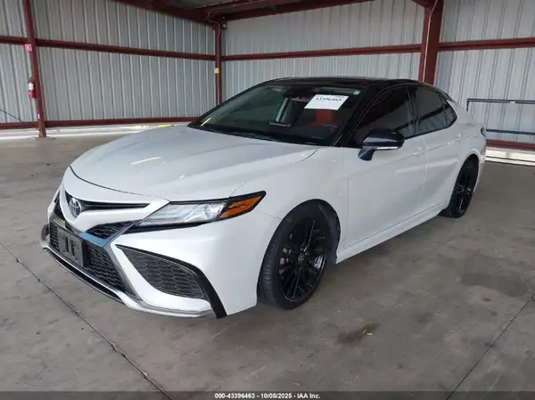 4T1K61AK8MU405871 2021 TOYOTA CAMRY - Image 2