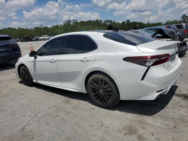 4T1K61AK8MU413470 2021 TOYOTA CAMRY - Image 2