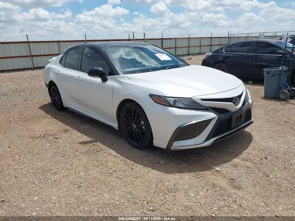 4T1K61AK8MU445559 2021 TOYOTA CAMRY - Image 1