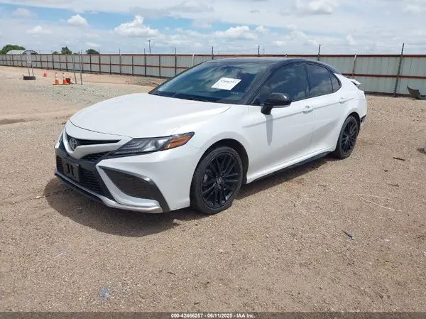 4T1K61AK8MU445559 2021 TOYOTA CAMRY - Image 2