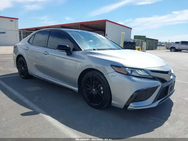 4T1K61AK8MU456500 2021 TOYOTA CAMRY - Image 1
