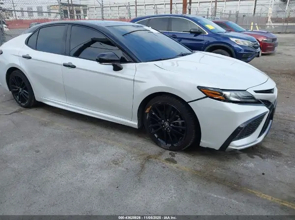 4T1K61AK8MU473250 2021 TOYOTA CAMRY - Image 1