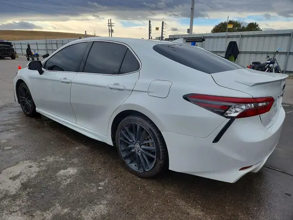 4T1K61AK8MU475368 2021 TOYOTA CAMRY - Image 2