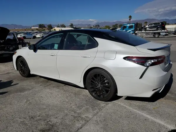4T1K61AK8MU476889 2021 TOYOTA CAMRY - Image 2