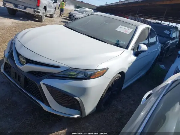 4T1K61AK8MU484541 2021 TOYOTA CAMRY - Image 2