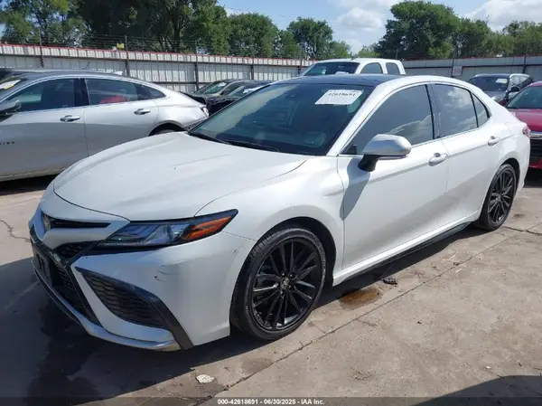 4T1K61AK8MU487083 2021 TOYOTA CAMRY - Image 2