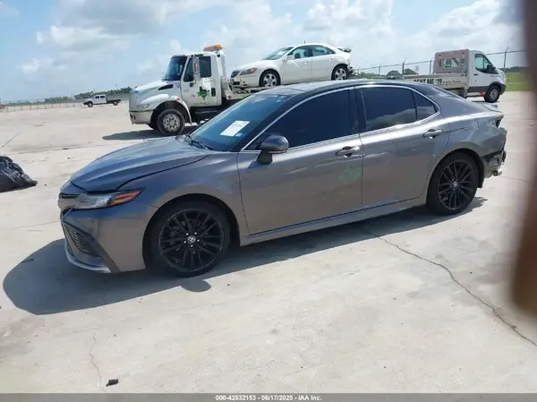 4T1K61AK8MU521135 2021 TOYOTA CAMRY - Image 2