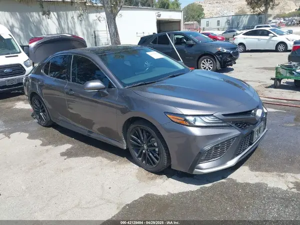 4T1K61AK8MU581576 2021 TOYOTA CAMRY - Image 1