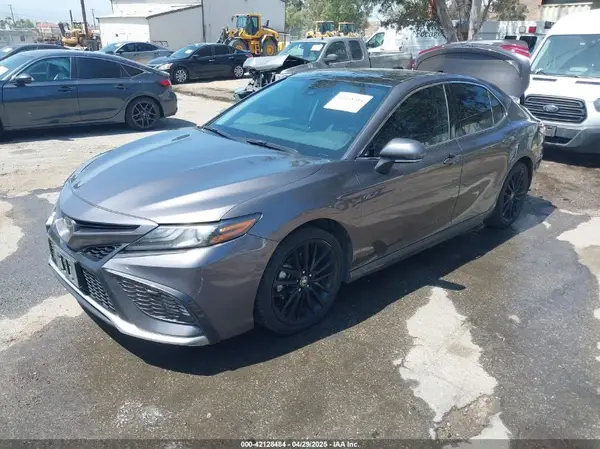 4T1K61AK8MU581576 2021 TOYOTA CAMRY - Image 2