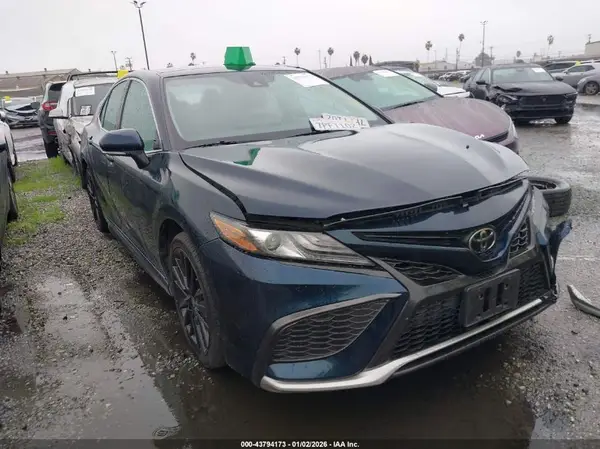 4T1K61AK8MU586812 2021 TOYOTA CAMRY - Image 1