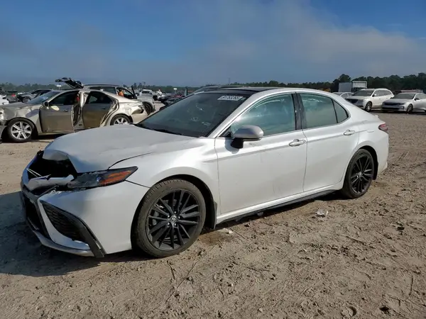 4T1K61AK8MU591976 2021 TOYOTA CAMRY - Image 1