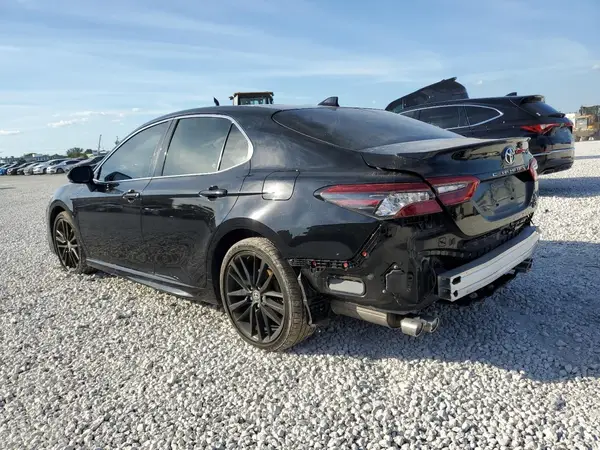 4T1K61AK8MU602068 2021 TOYOTA CAMRY - Image 2