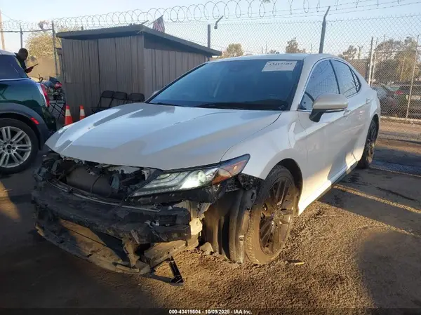 4T1K61AK8NU004418 2022 TOYOTA CAMRY - Image 2