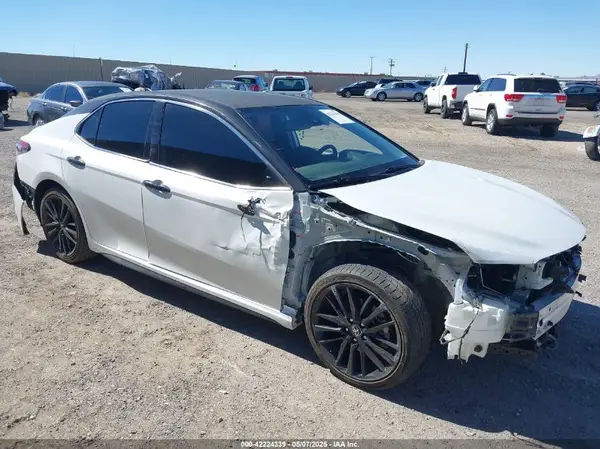 4T1K61AK8NU005679 2022 TOYOTA CAMRY - Image 1