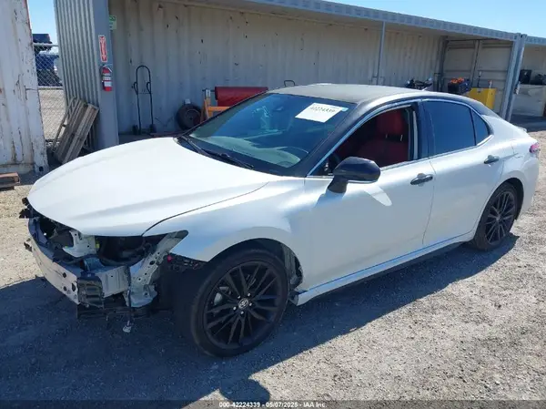 4T1K61AK8NU005679 2022 TOYOTA CAMRY - Image 2