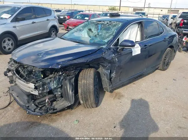 4T1K61AK8NU009649 2022 TOYOTA CAMRY - Image 2