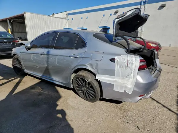 4T1K61AK8NU012471 2022 TOYOTA CAMRY - Image 2