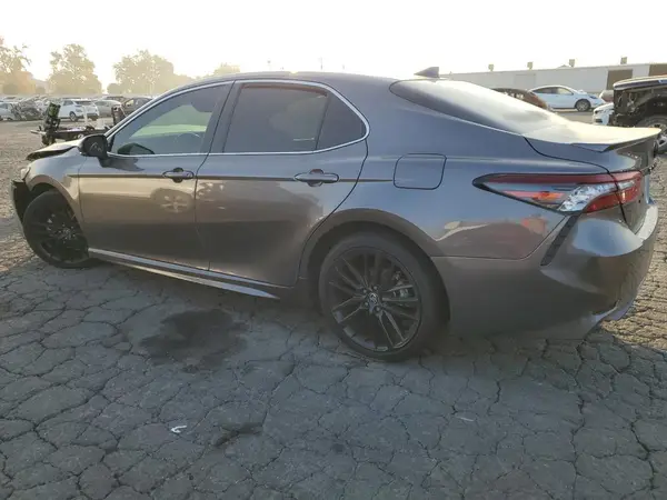 4T1K61AK8NU016911 2022 TOYOTA CAMRY - Image 2