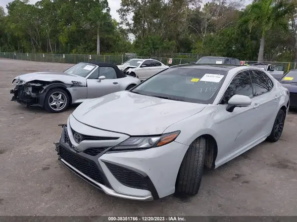 4T1K61AK8NU017718 2022 TOYOTA CAMRY - Image 2