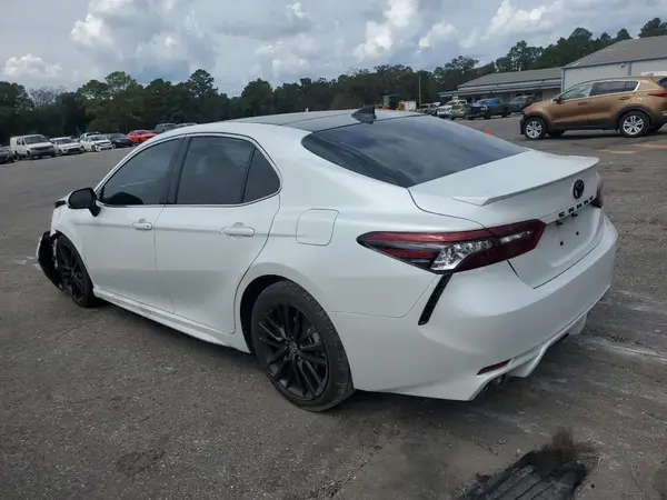4T1K61AK8NU018187 2022 TOYOTA CAMRY - Image 2