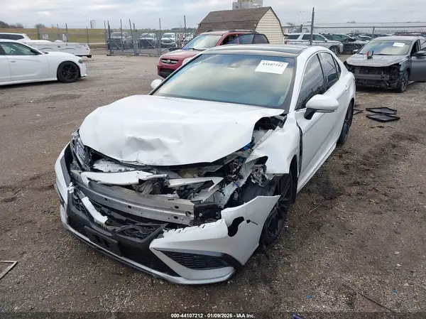 4T1K61AK8NU020084 2022 TOYOTA CAMRY - Image 2