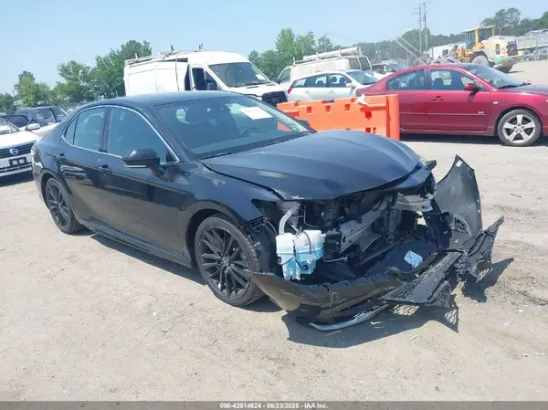 4T1K61AK8NU020618 2022 TOYOTA CAMRY - Image 1