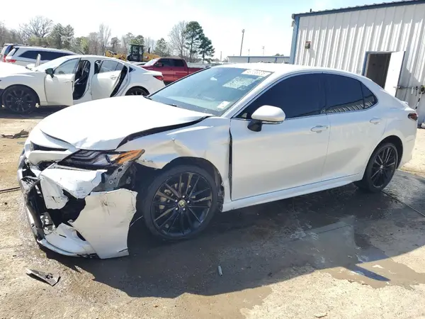 4T1K61AK8NU020828 2022 TOYOTA CAMRY - Image 1