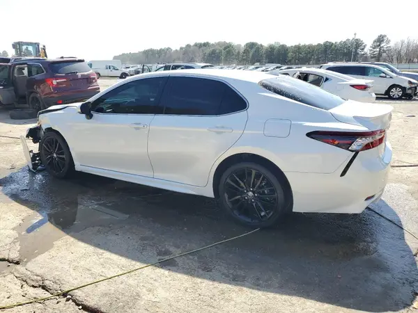 4T1K61AK8NU020828 2022 TOYOTA CAMRY - Image 2