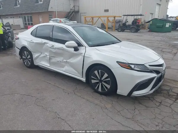 4T1K61AK8NU021607 2022 TOYOTA CAMRY - Image 1