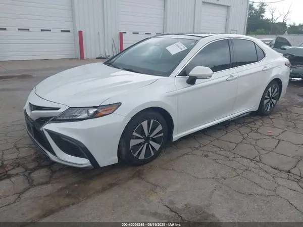4T1K61AK8NU021607 2022 TOYOTA CAMRY - Image 2