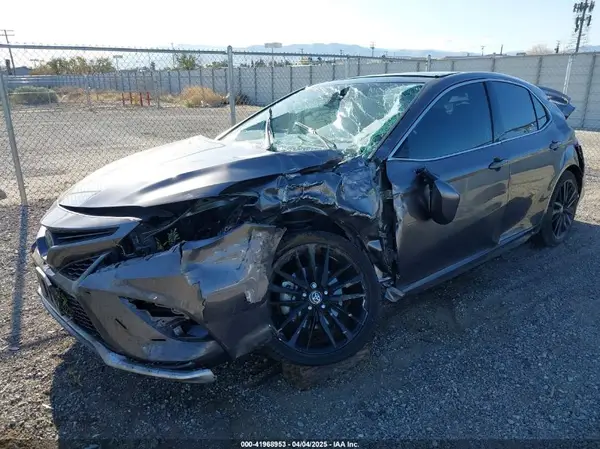 4T1K61AK8NU025317 2022 TOYOTA CAMRY - Image 2
