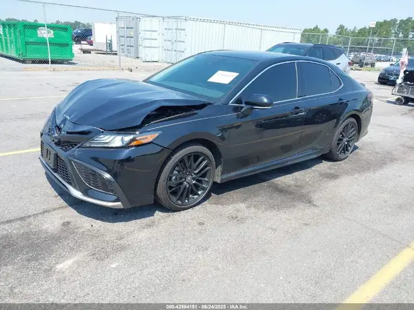 4T1K61AK8NU030680 2022 TOYOTA CAMRY - Image 2
