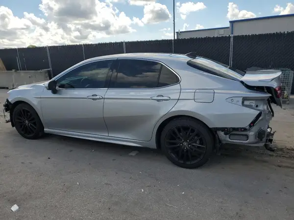 4T1K61AK8NU032641 2022 TOYOTA CAMRY - Image 2